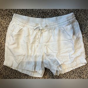 Old Navy white linen shorts - XL - 3.5 inch inseam -EUC